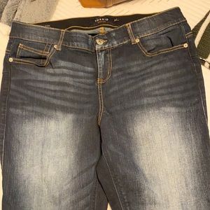 Torrid bombshell skinny jeans